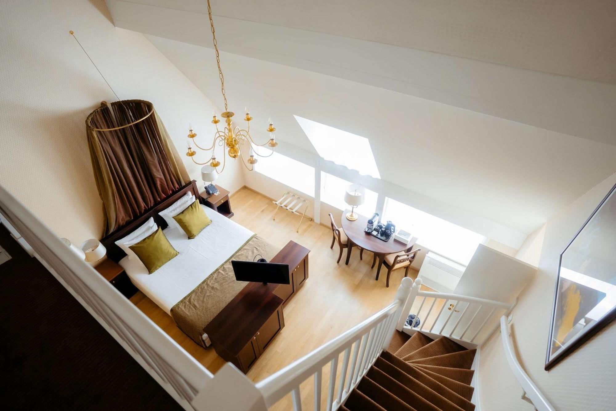 Grand Hotel Karel V Utrecht Bagian luar foto