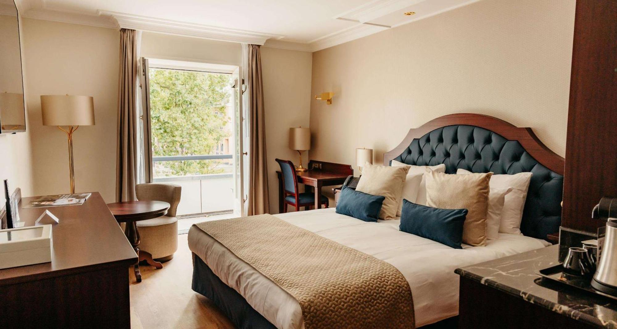 Grand Hotel Karel V Utrecht Bagian luar foto