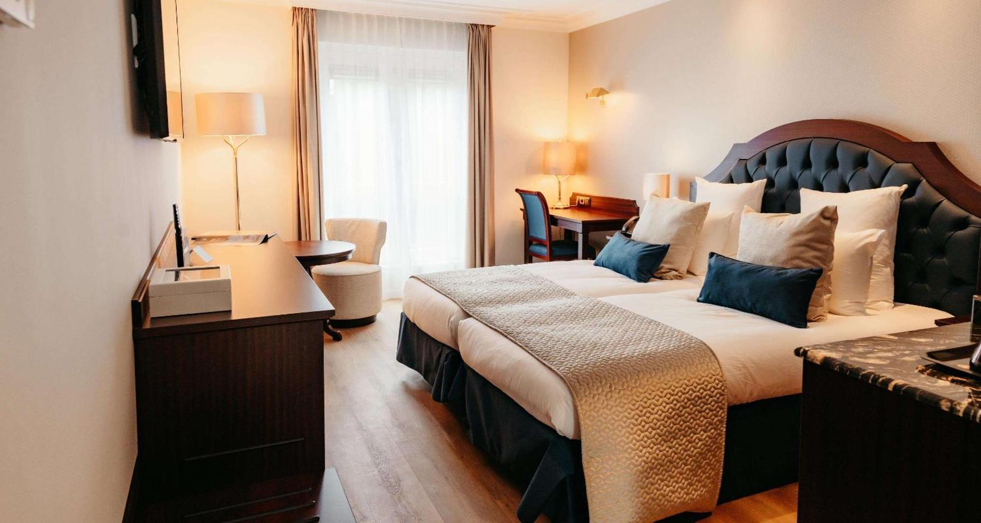 Grand Hotel Karel V Utrecht Bagian luar foto