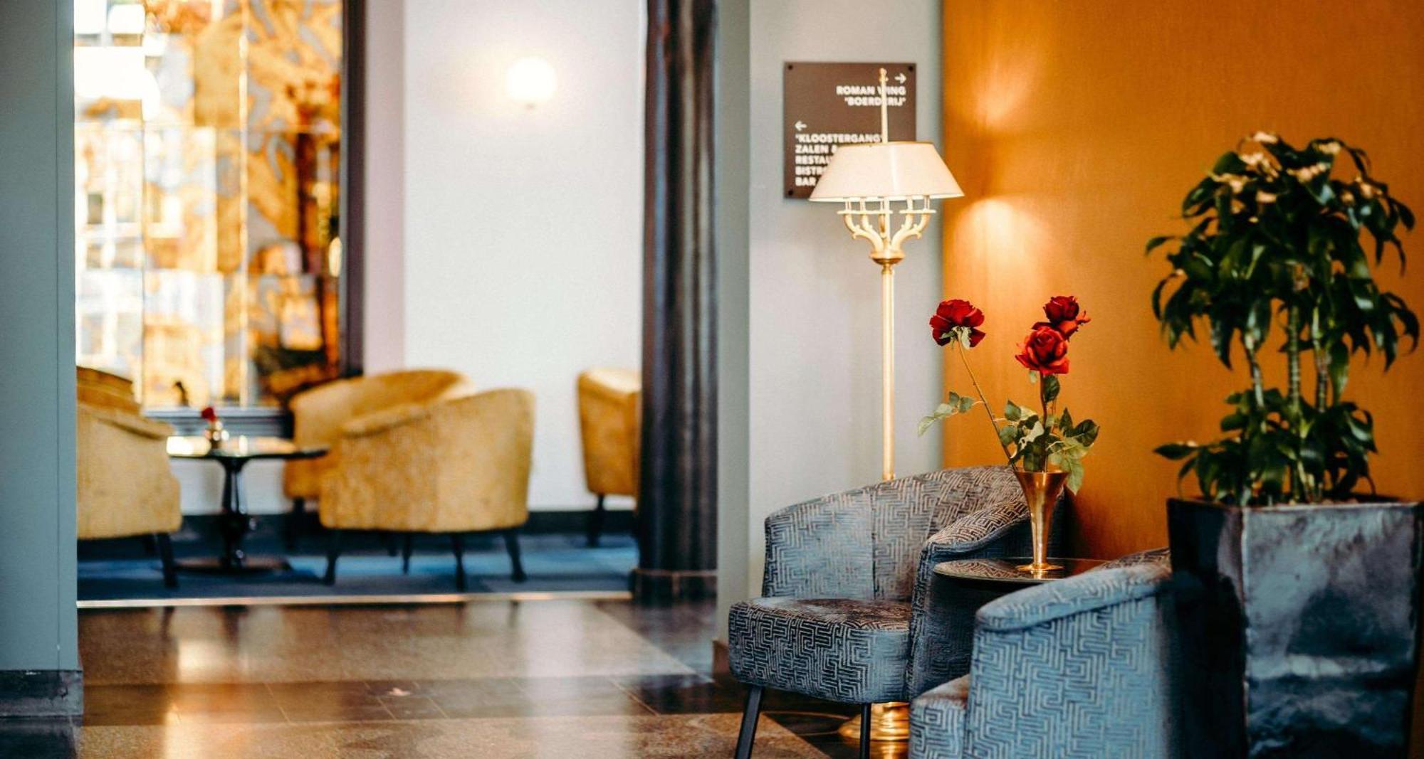 Grand Hotel Karel V Utrecht Bagian luar foto The lobby of the hotel