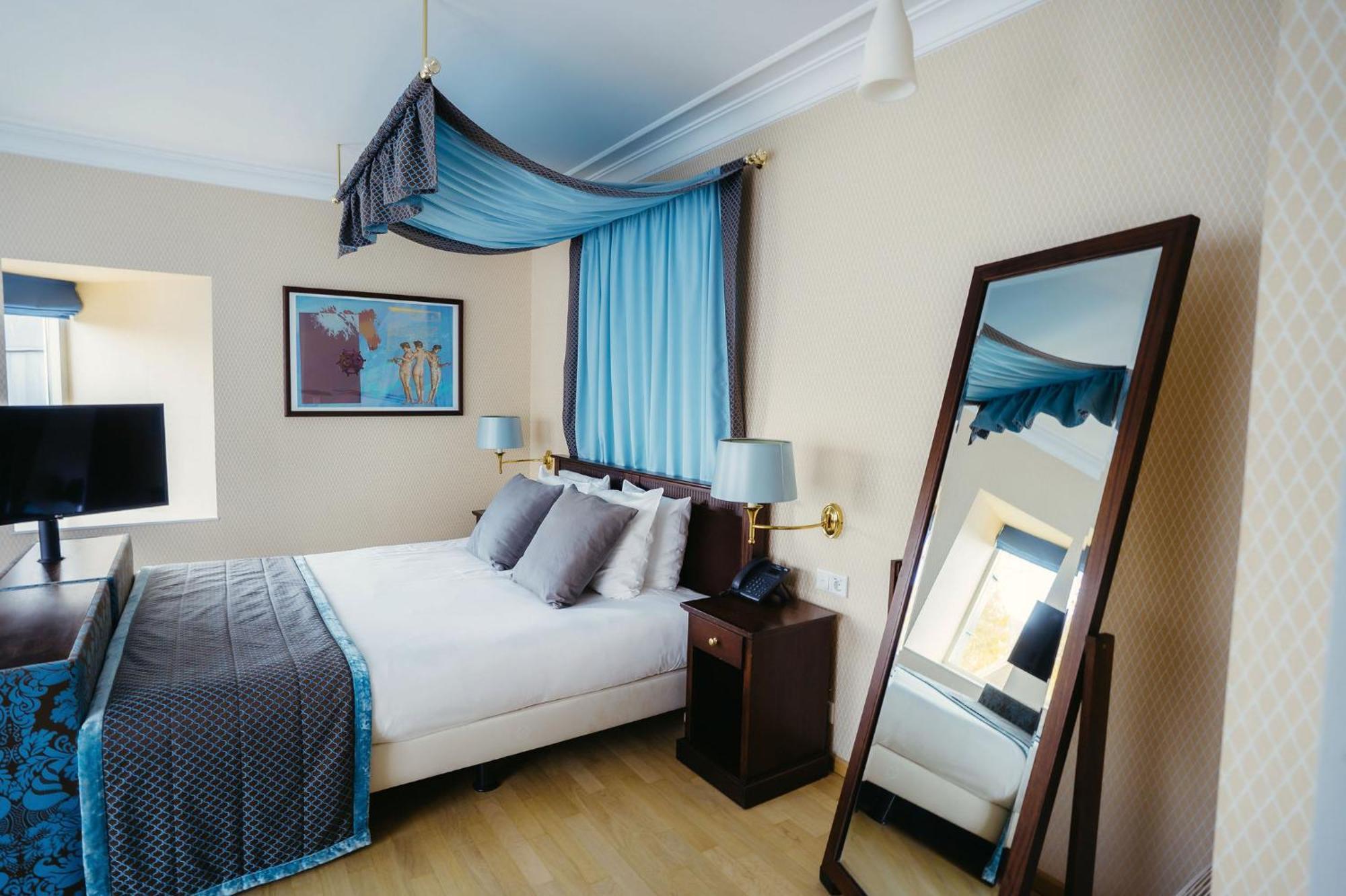 Grand Hotel Karel V Utrecht Bagian luar foto