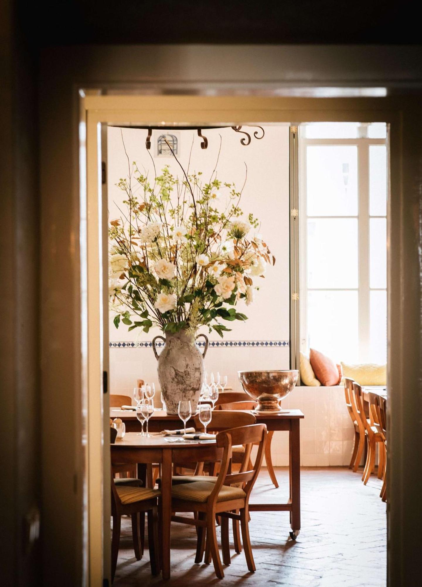 Grand Hotel Karel V Utrecht Bagian luar foto The dining room at the restaurant