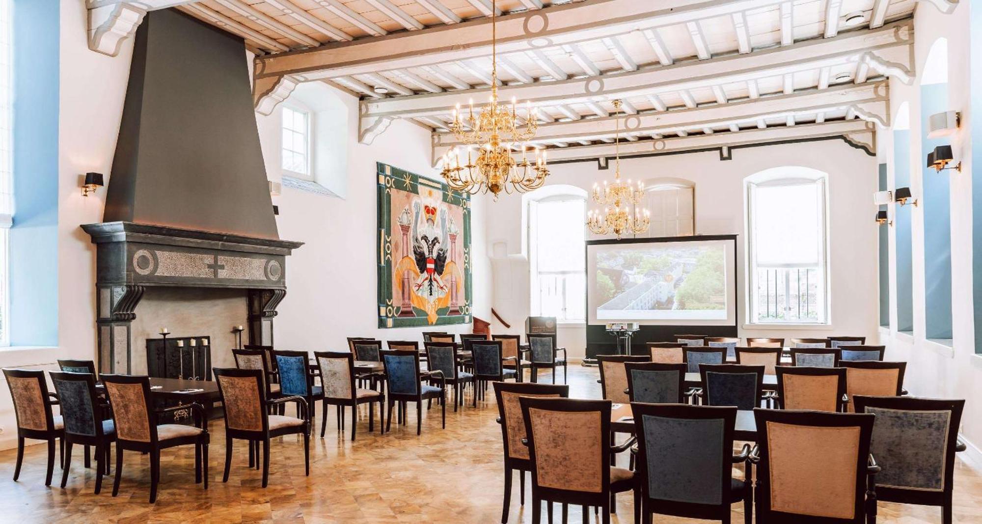 Grand Hotel Karel V Utrecht Bagian luar foto The interior of the restaurant